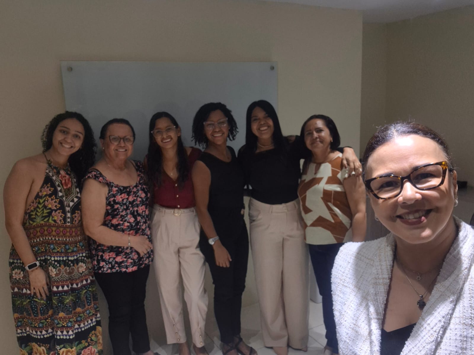 Equipe e alunas do Instituto